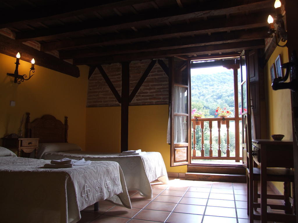 Casa Rural La Toba I Y II Bezana Bilik gambar
